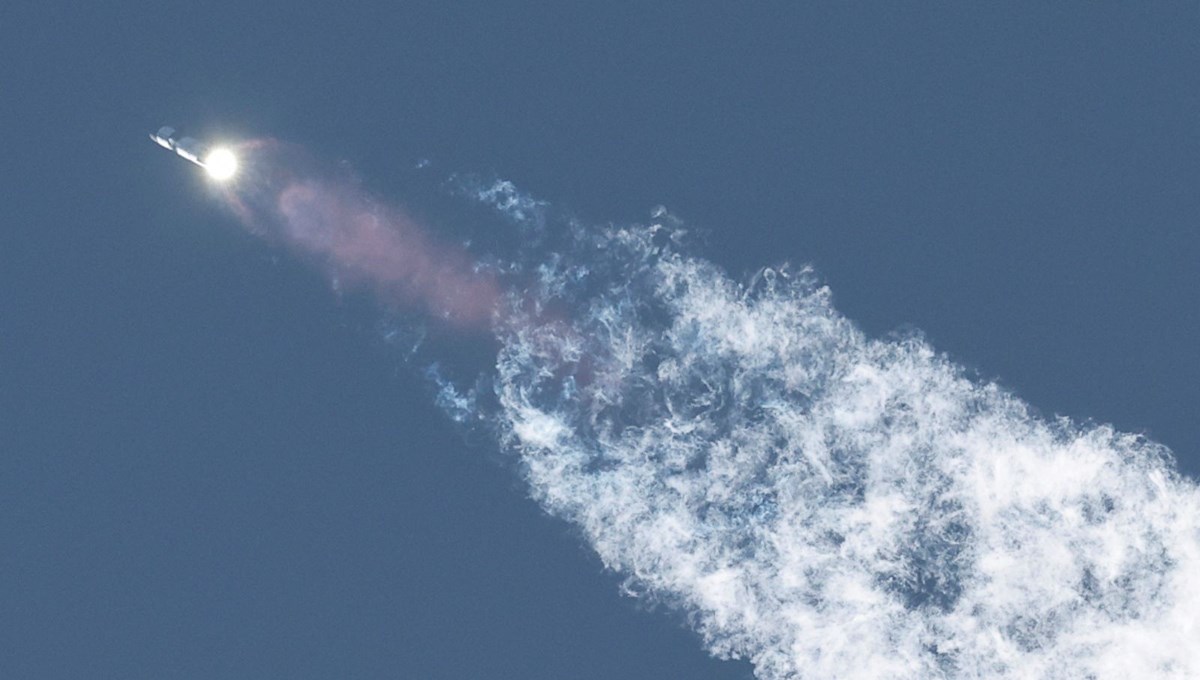 Starship'in test uçuşunun 8'inci dakikasında roketle bağlantı kesildi