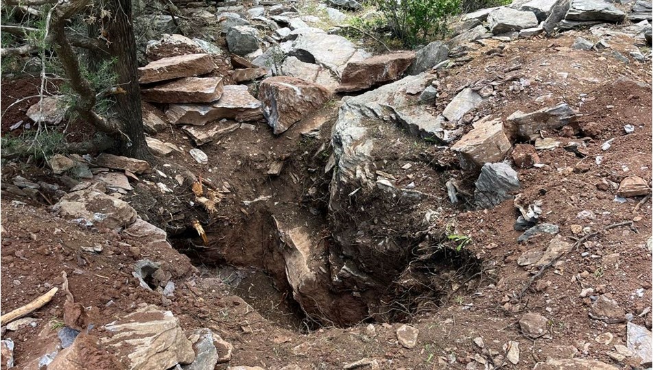 Eski vali ile emekli albay, define ararken yakalandı