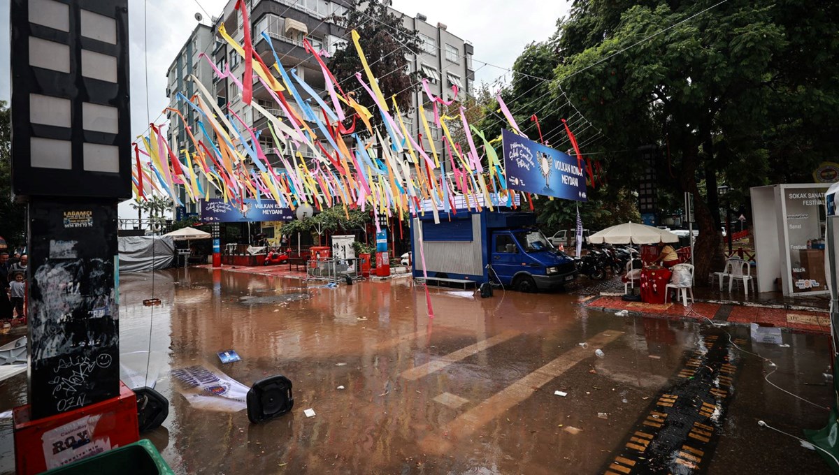 Mersin'de sağanak