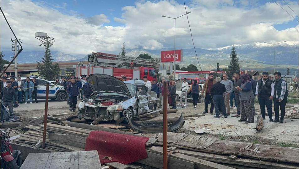 Muğla'da katliam gibi kaza: 4 ölü, 2 yaralı