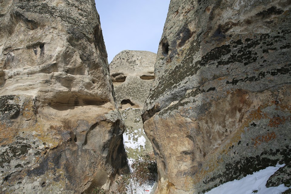 Bu da 'somurtkan' kaya! 3 bin yıllık Frig Vadisi'ndeki kaya görenleri şaşkına çeviriyor - 1