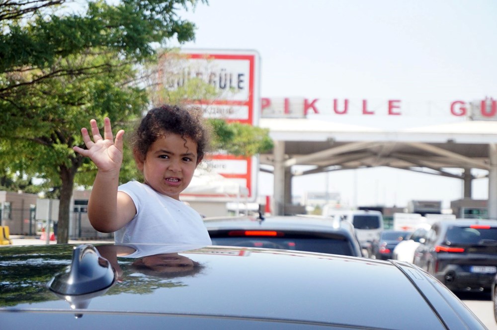 Gurbetçilerin dönüş yolculuğu başladı | Kapıkule Sınır Kapısı’nda yoğunluk - 5