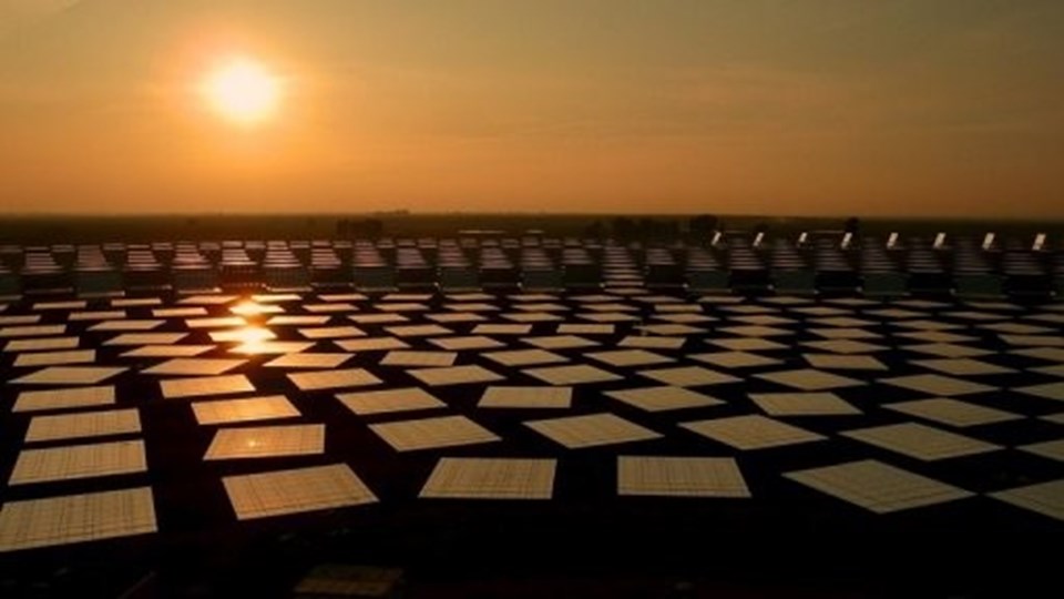 Geceleri çalışan güneş enerjisi santrali - 1
