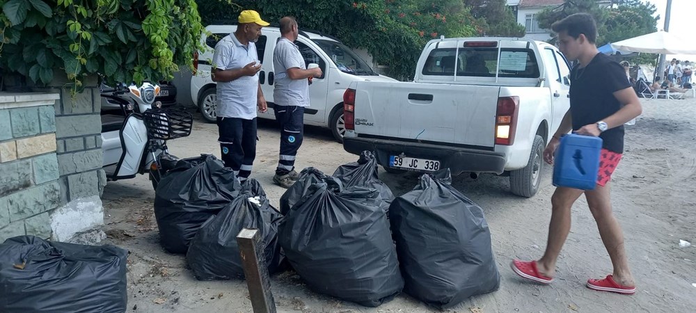 İlçenin nüfusu 1 milyona çıktı, tatilcilerden geriye tonlarca çöp kaldı - 5