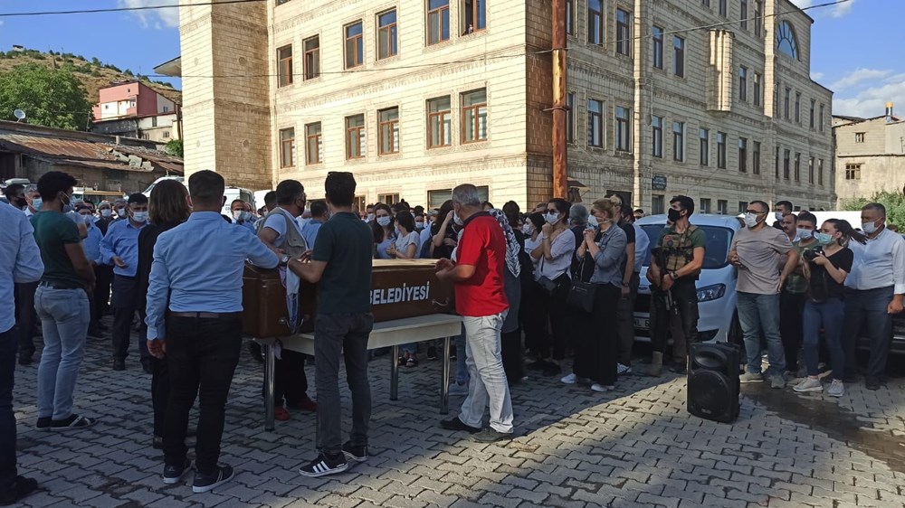 Hüzünlü veda: Pınar Gültekin son yolculuğuna uğurlandı - 11