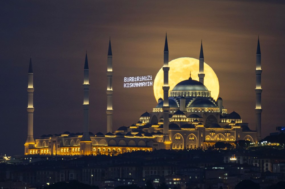 Türkiye'de Ay Işığı Büyüsü: Dolunay Manzaraları Ruhları Okşadı 75 c9ogpUFur0u3X9hysG7aAA