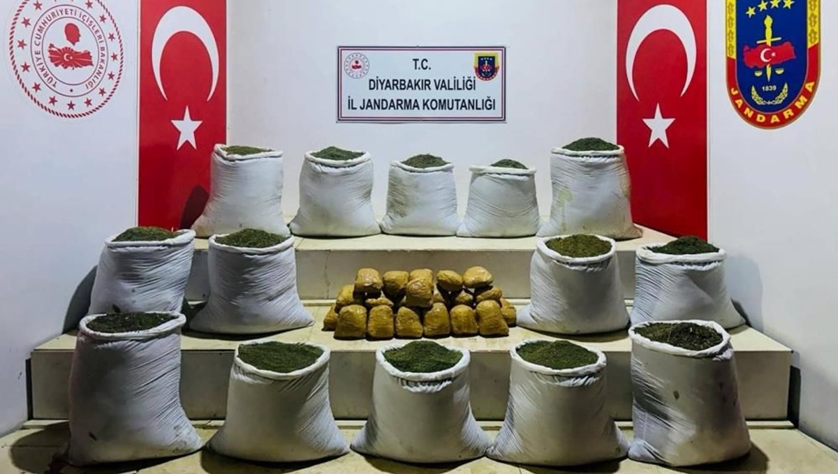 Diyarbakır'da 381 kilo esrar ele geçirildi Diyarbakır'da 381 kilo esrar ele geçirildi