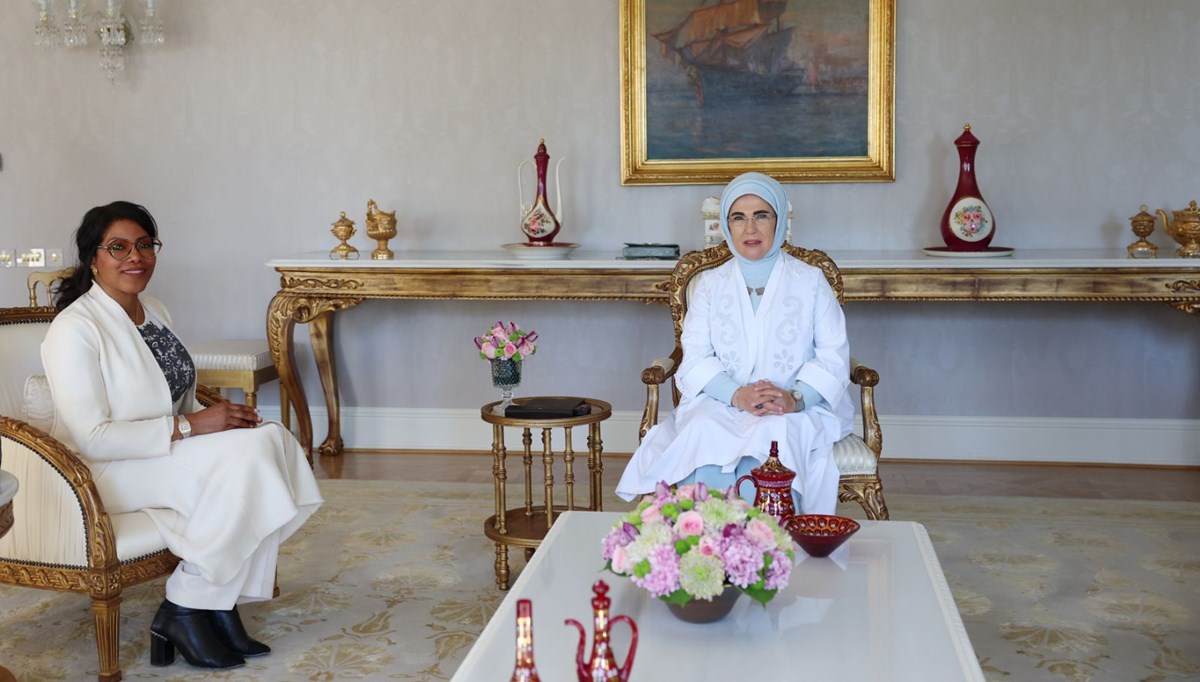Emine Erdoğan, Malcolm X'in kızı İlyasa Şahbaz ile görüştü Emine Erdoğan, Malcolm X'in kızı İlyasa Şahbaz ile görüştü