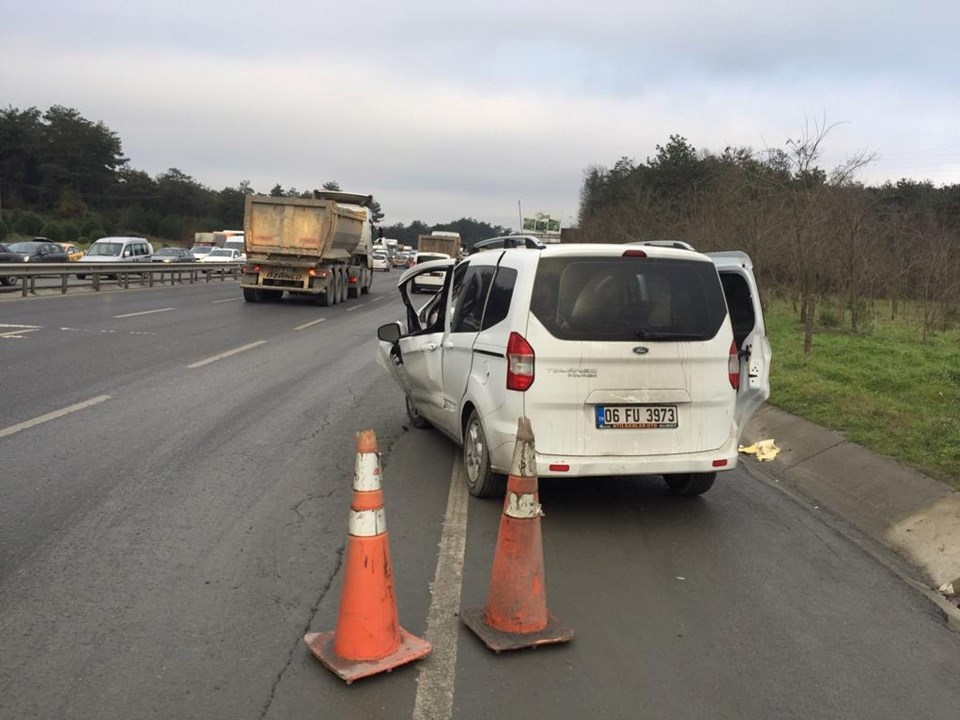 İstanbul Sultangazi'de zincirleme trafik kazası - 1
