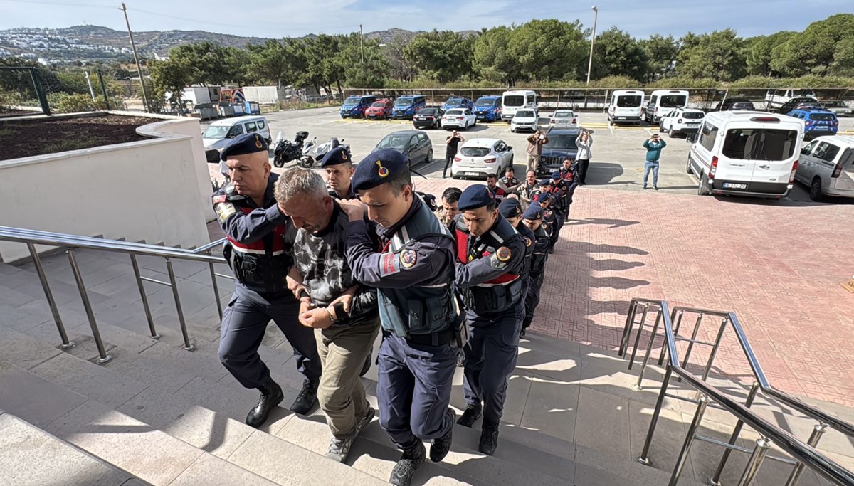 8'i FETÖ üyesi 9 şüpheli yakalandı