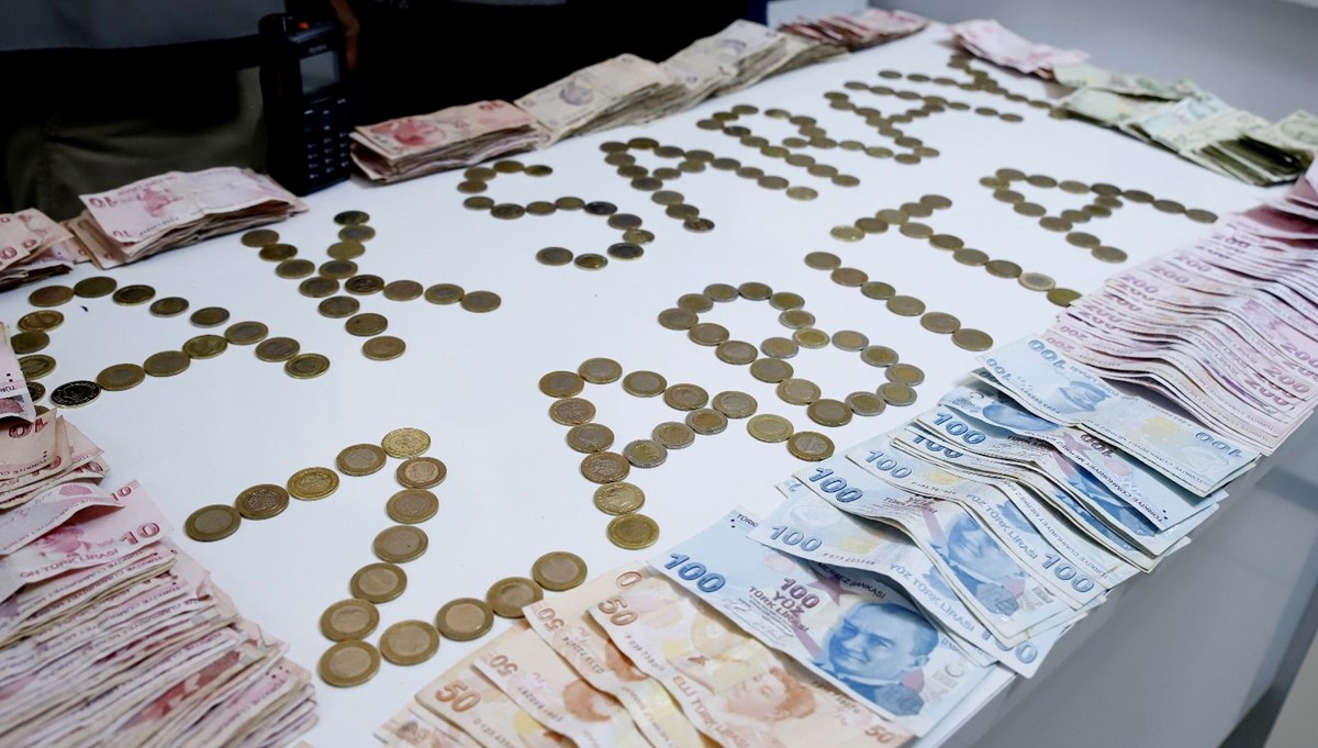 Aksaray'da 4 dilencinin üzerinden 30 bin TL çıktı Aksaray'da 4 dilencinin üzerinden 30 bin TL çıktı