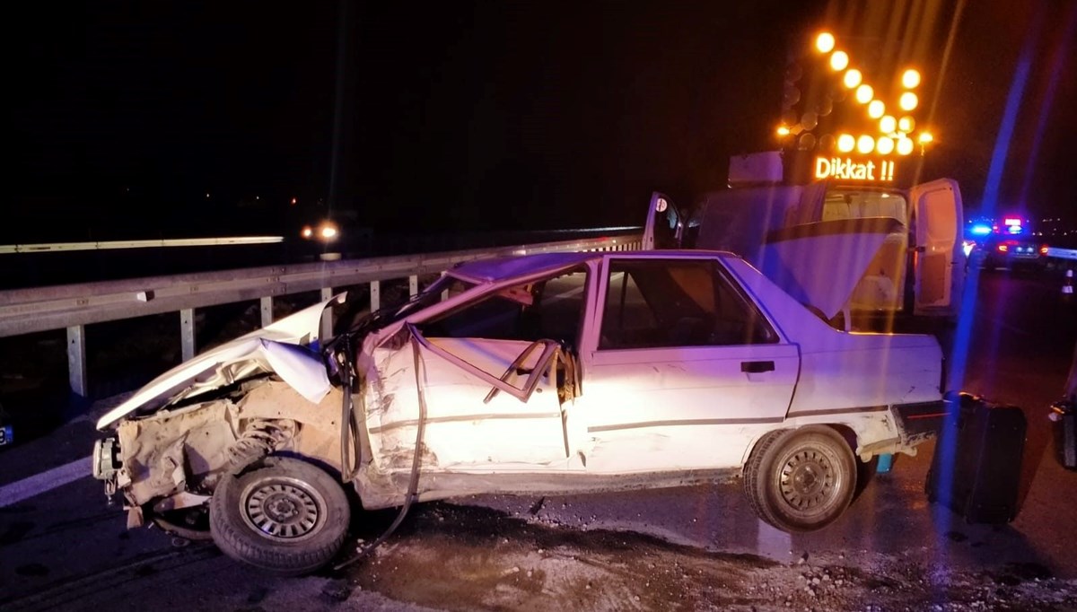 Kontrolden çıkan otomobile arkadan gelen araç çarptı: 5 kişi yaralandı Kontrolden çıkan otomobile arkadan gelen araç çarptı: 5 kişi yaralandı