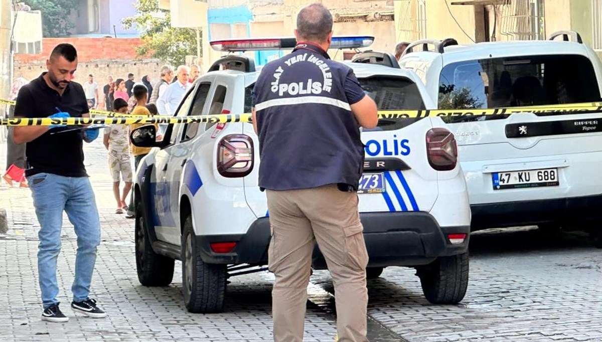 Komşuların tartışması, silahlı kavgaya dönüştü: 2 yaralı Komşuların tartışması, silahlı kavgaya dönüştü: 2 yaralı