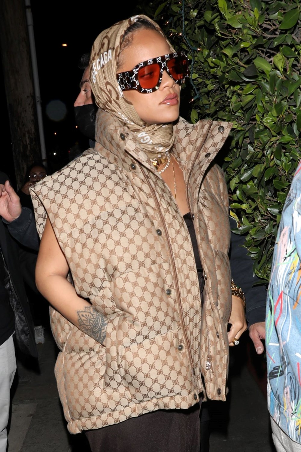 Rihanna ile ASAP Rocky paparazzilerin ilgi odağı - 5