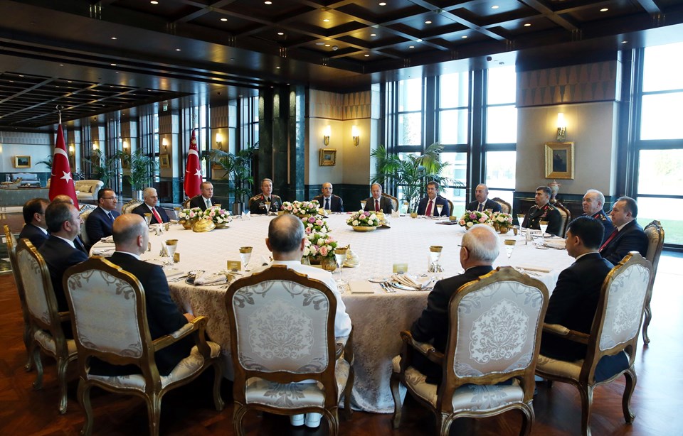 Cumhurbaşkanı Erdoğan, YAŞ üyeleri onuruna yemek verdi - 1