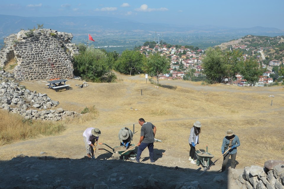 Anadolu'nun 2'nci büyüğü tarihi Niksar Kalesi'nde kazı çalışmaları başladı - 1