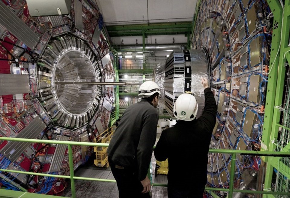 Büyük Hadron Çarpıştırıcısı kısa devre yaptı - 1
