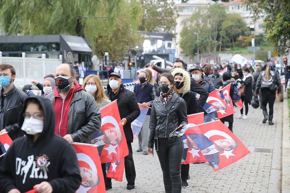 Vatandaşlar, Dolmabahçe Sarayı'nda Atatürk'ü andı - 9