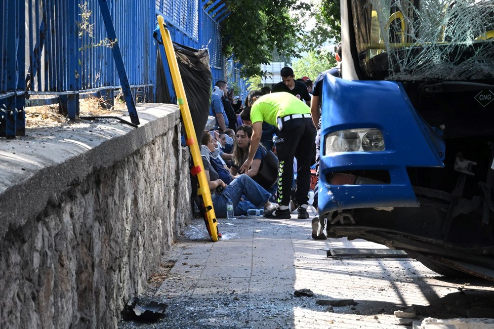 Ankara'da belediye otobüsü kaza yaptı: Biri ağır 18 yaralı - 4