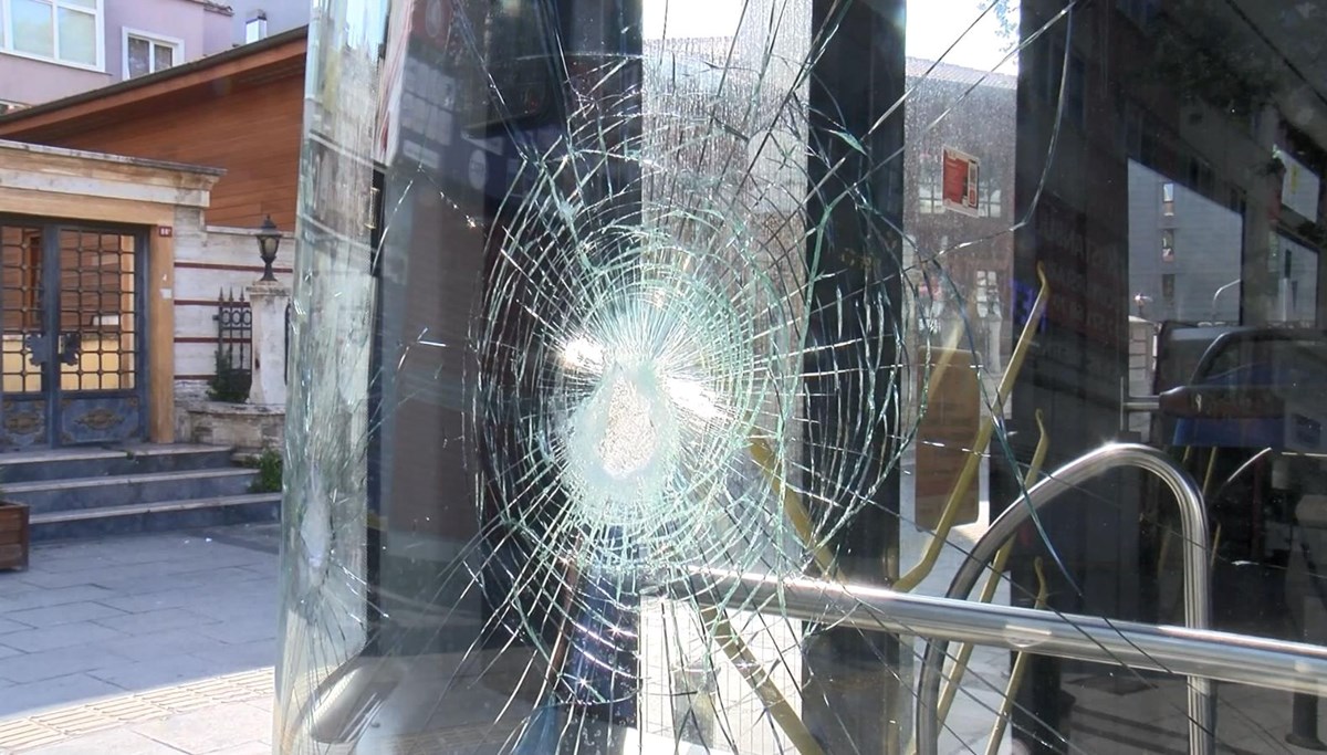 İETT şoförü başka bir İETT şoförüne baltayla saldırdı