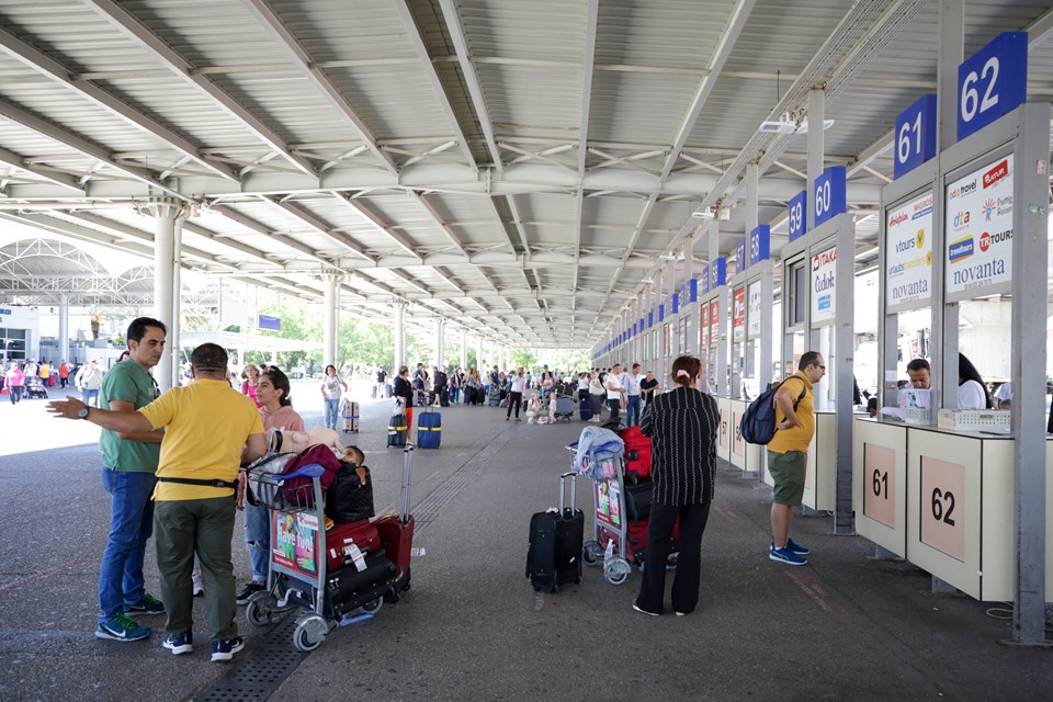 Antalya is moving towards its goal of 16 million with the increase in the number of tourists compared to last year - 3