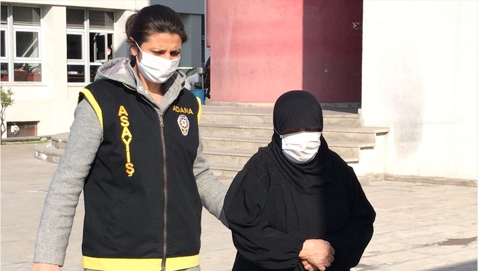 Adana’da suçüstü yakalanan 70 yaşındaki yankesicilik şüphelisi kadın tutuklandı