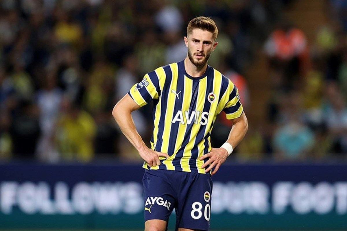 Fenerbahçe, Başakşehir'i tek golle devirdi liderliğe yükseldi
