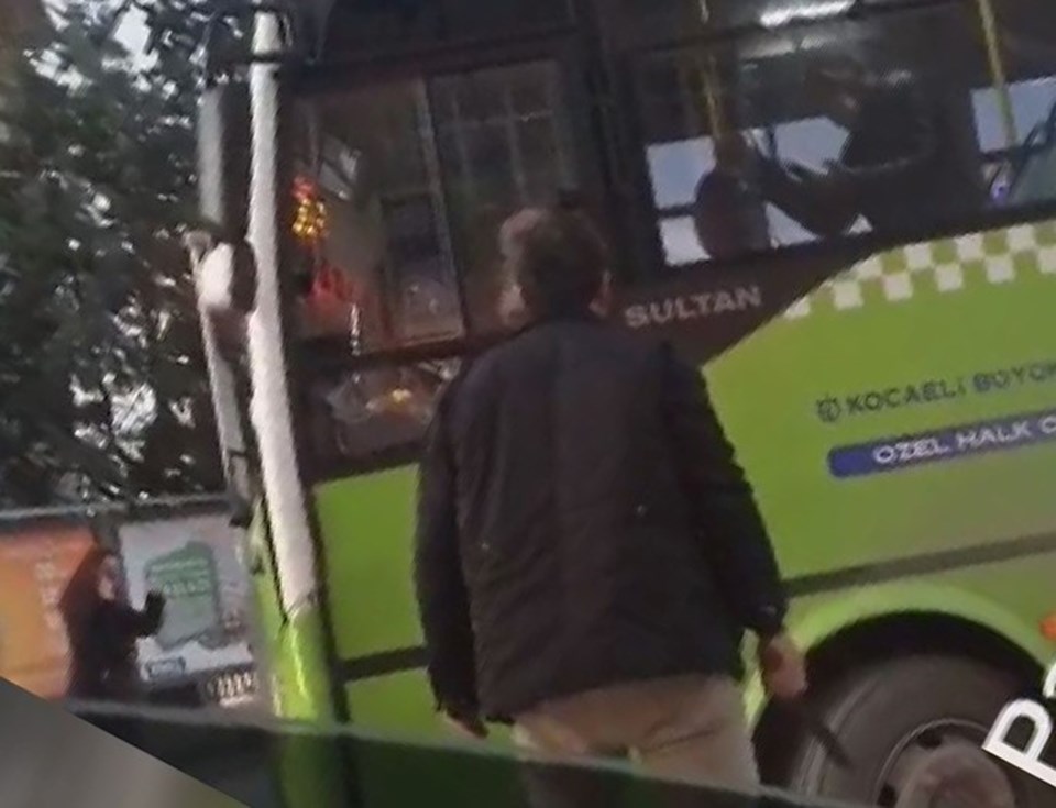 Trafikte tartıştığı halk otobüsü şoförüne copla saldırdı - 1