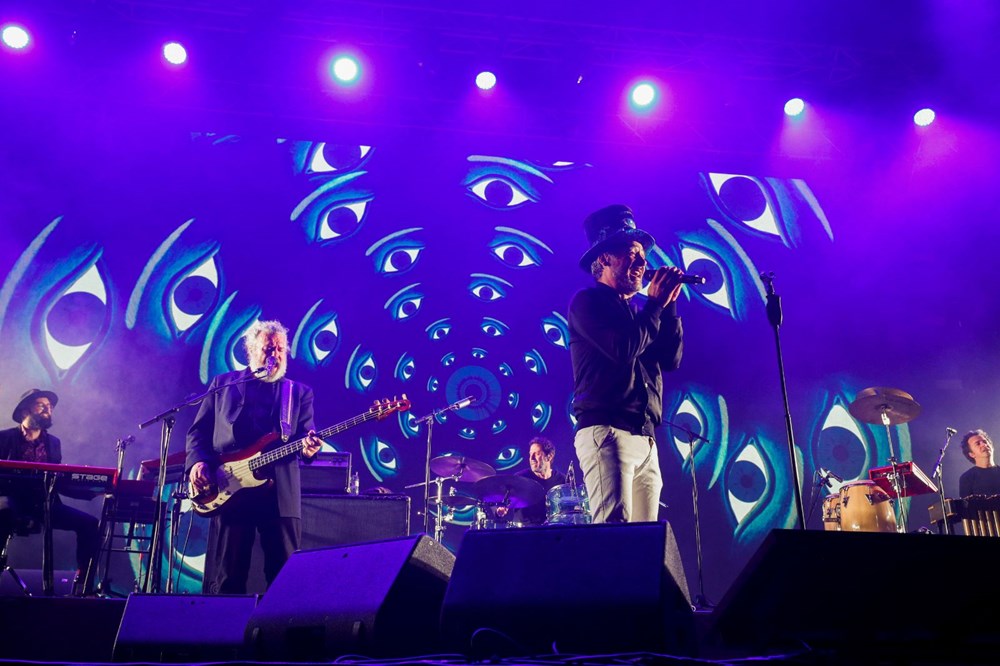 İspanya'da Covid-19 salgını döneminde sosyal mesafesiz ilk konser yapıldı - 3