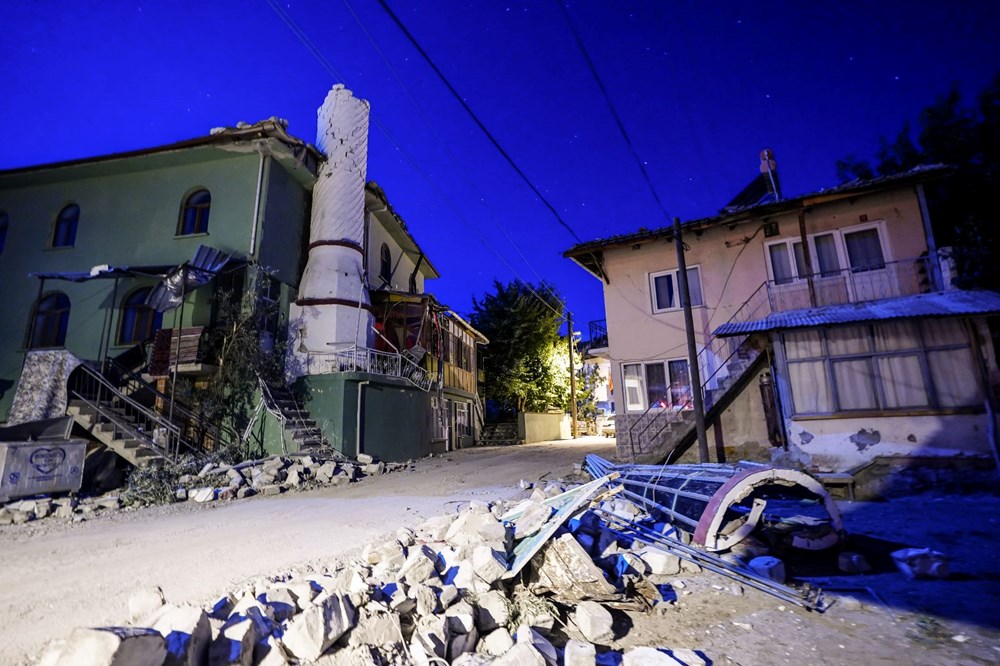 Köylerde son durum: Evlerde derin çatlaklar oluştu - 6