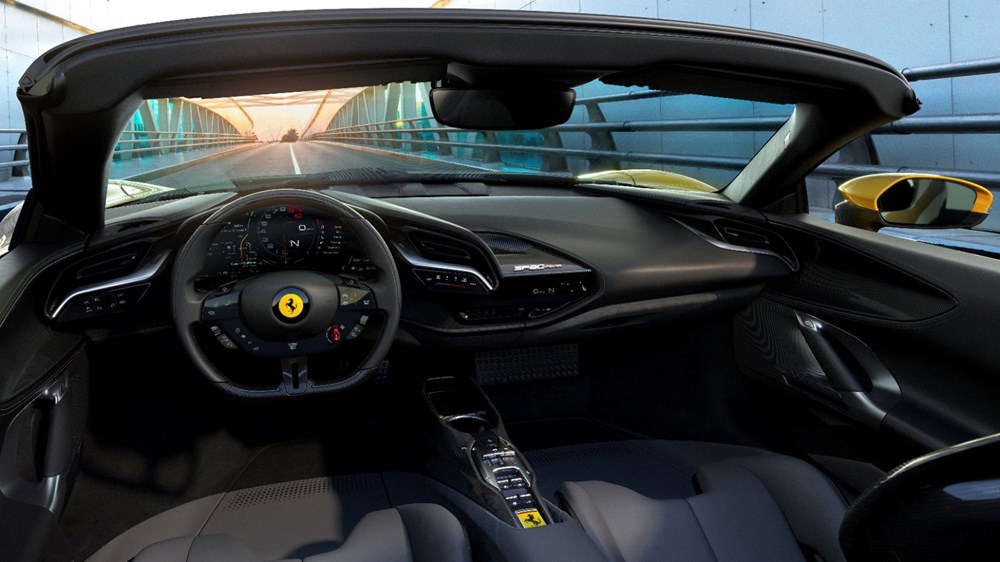 Ferrari'den üstü açılır hibrit elektrikli aracını tanıttı - 2