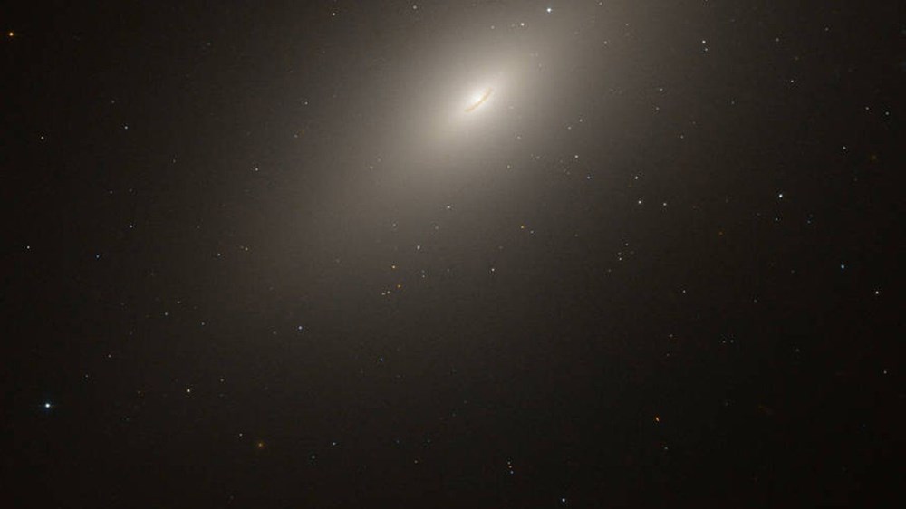 NASA'dan yeni paylaşım (Hubble'ın gözünden evrenin derinliklerine yolculuk) - 6