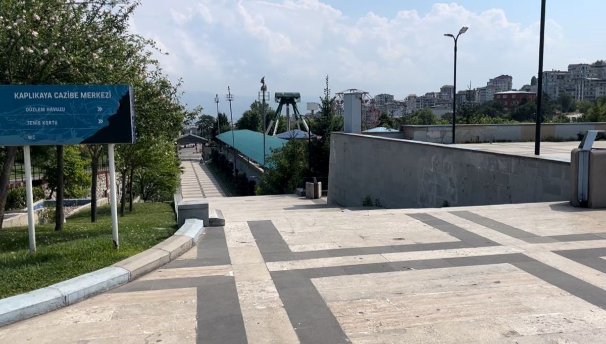 Sürücüler dikkat! Navigasyonu karıştıran merdivenden uçuyor Sürücüler dikkat! Navigasyonu karıştıran merdivenden uçuyor