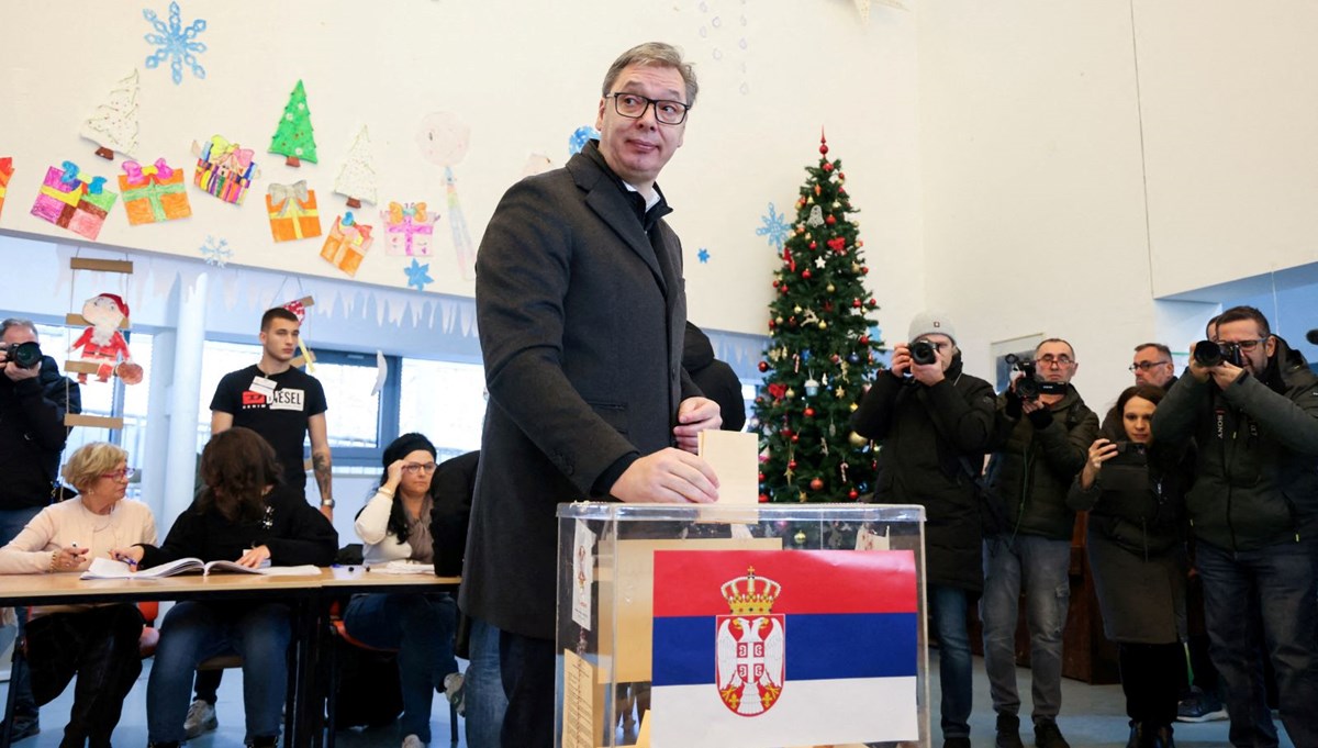 Sırbistan'da seçimin galibi Vucic oldu