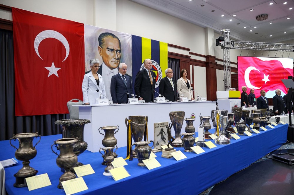Fenerbahçe Kulübü Yüksek Divan Kurulu toplantısında 28 kupa sergilendi - 2