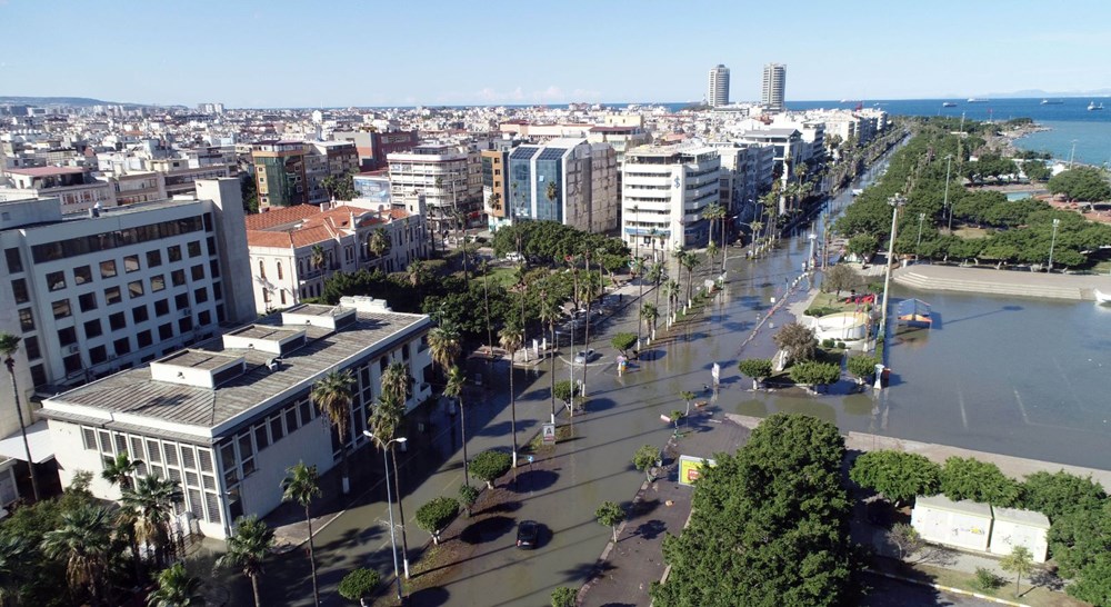 Deniz seviyesinin yükseldiği İskenderun'da binalar boşaltıldı - 1