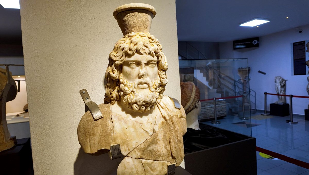 Zeus Helios-Serapis büstü, Bolu Müzesi’nde