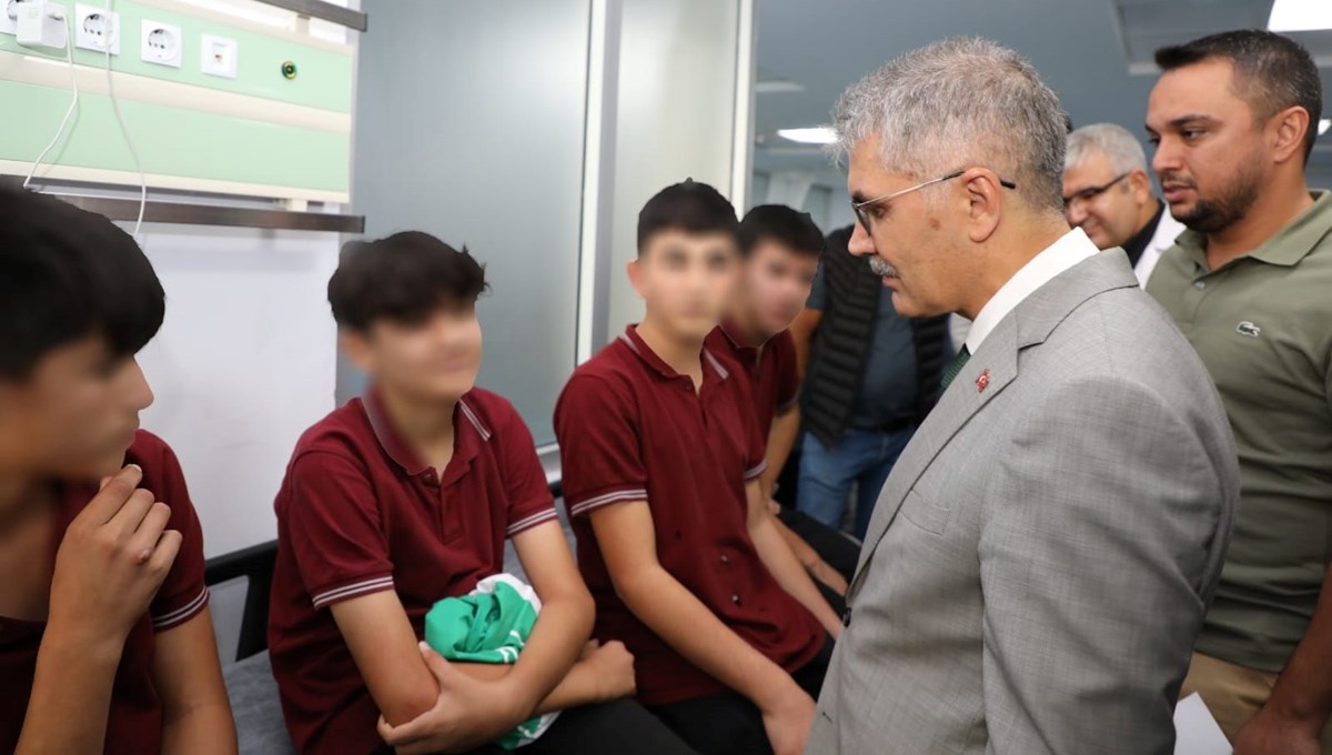 Lisede deney kazası: 8 öğrenci yaralandı Lisede deney kazası: 8 öğrenci yaralandı
