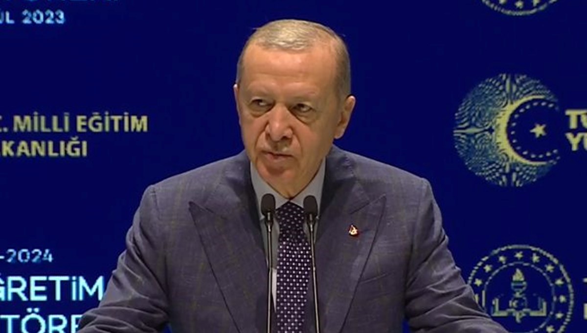 Cumhurbaşkanı Erdoğan: Ek ders ücretlerinde yüzde 25 artışa gidiyoruz