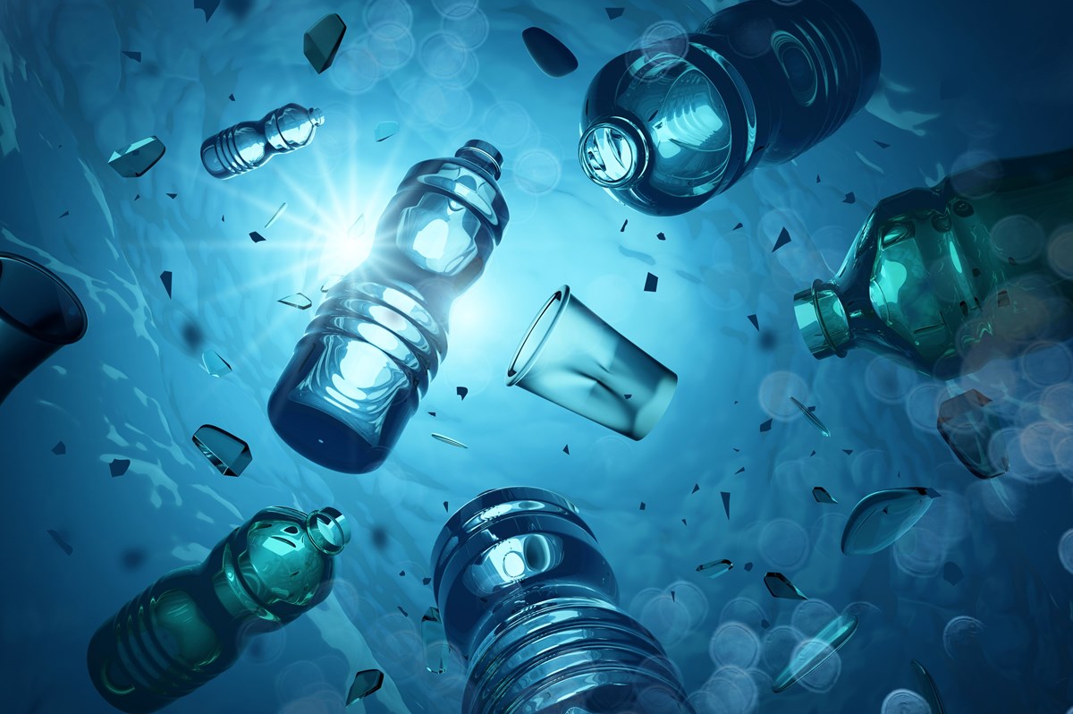 Alman bilim insanları, dünyadaki okyanusların mercan sistemlerinde 200 bin tondan fazla mikroplastik depolandığını keşfetti. Araştırmacıların bildirdiğine göre zehirli kimyasal maddeler içeren mikroplastikleri yiyen deniz canlıları doku kaybına uğruyor ve balık popülasyonlarının yüzde 60 oranında azalmasına neden oluyor.