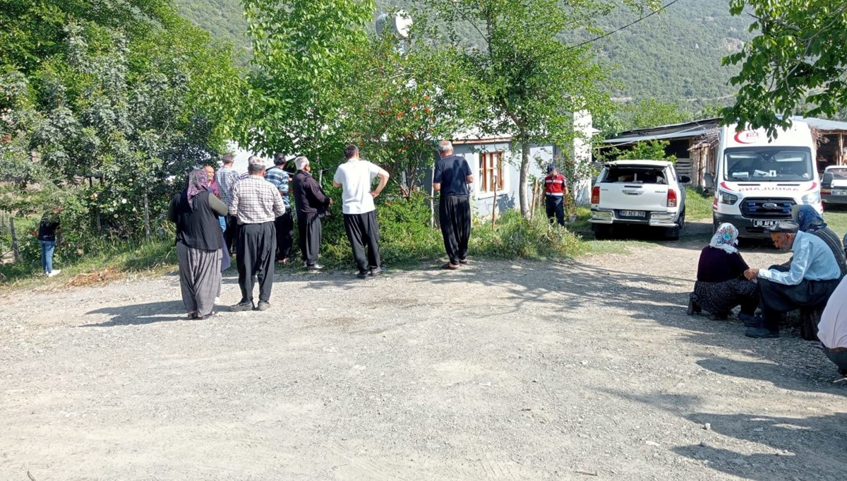 Kız kardeşini ve eniştesini öldürüp intihar etti Kız kardeşini ve eniştesini öldürüp intihar etti