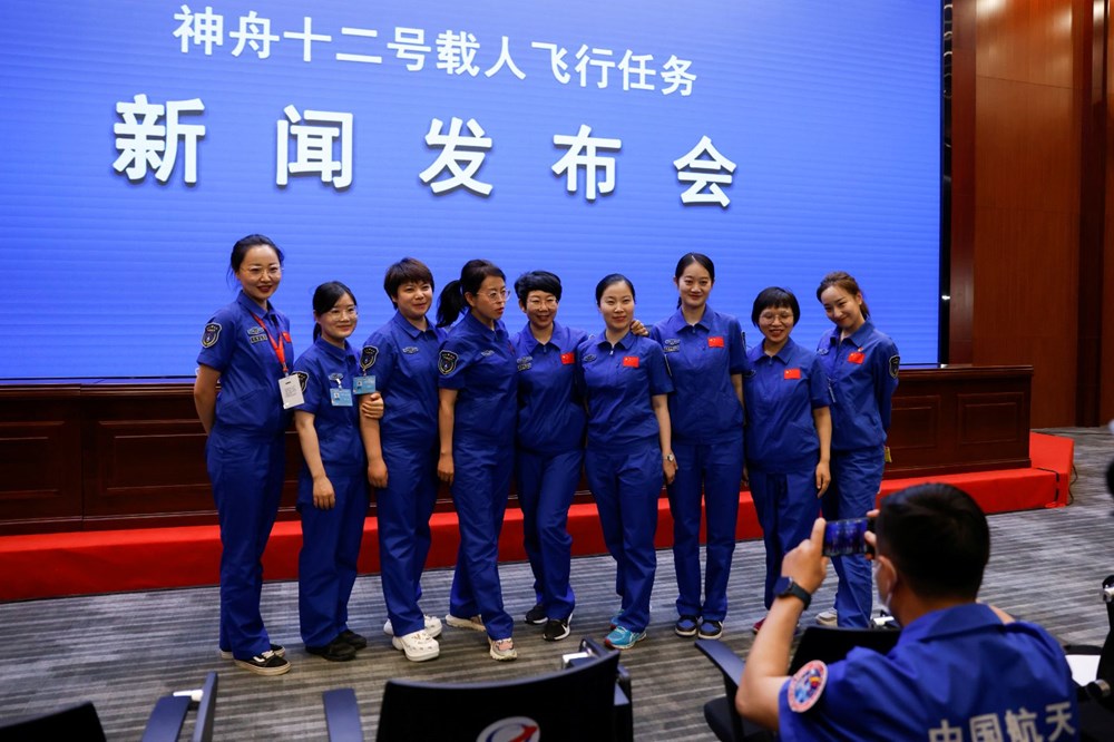 Çin, uzay istasyonuna göndereceği taykonot ekibini tanıttı - 8
