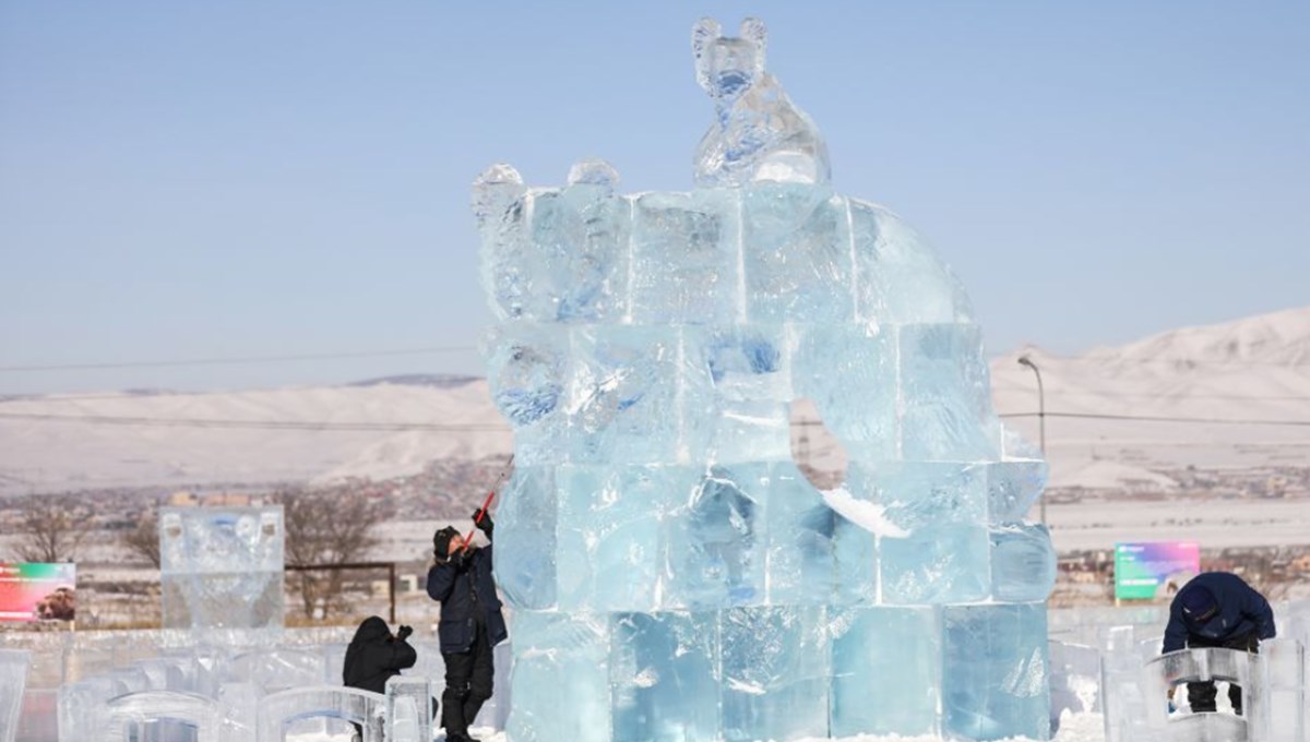 Moğolistan'da kar ve buz festivali: Guinness Dünya Rekoru kırıldı