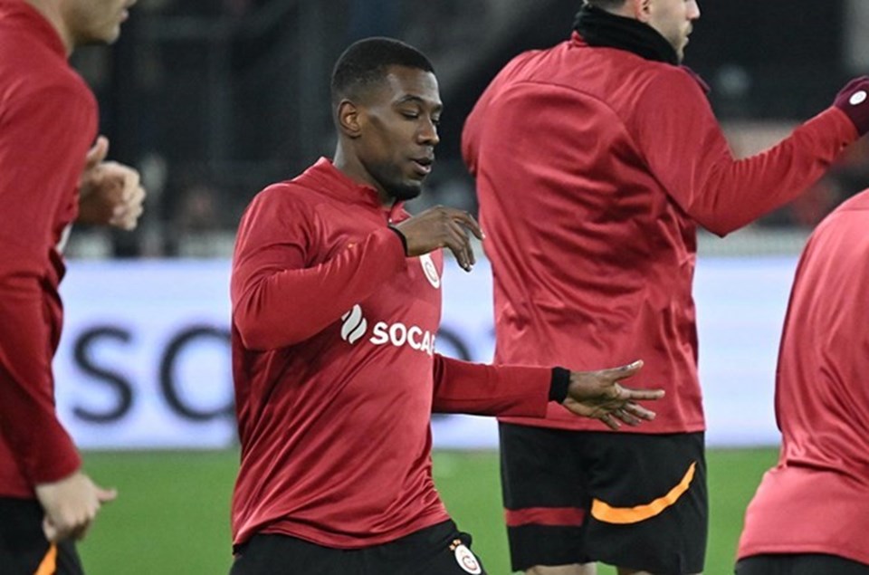 Galatasaray - Kasımpaşa maçının kaderine etki eden olay: 80. dakikada değişiklik ve taraftar isyanı - 1