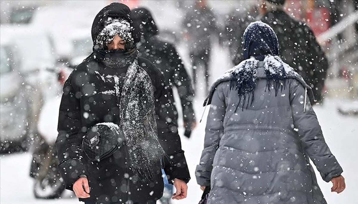 Karadeniz üzerinden soğuk ve yağışlı hava geliyor | Perşembe başlayacak, Cuma günü etkisini genişletecek (İstanbul, Ankara ve İzmir hava durumu) Karadeniz üzerinden soğuk ve yağışlı hava geliyor | Perşembe başlayacak, Cuma günü etkisini genişletecek (İstanbul, Ankara ve İzmir hava durumu)