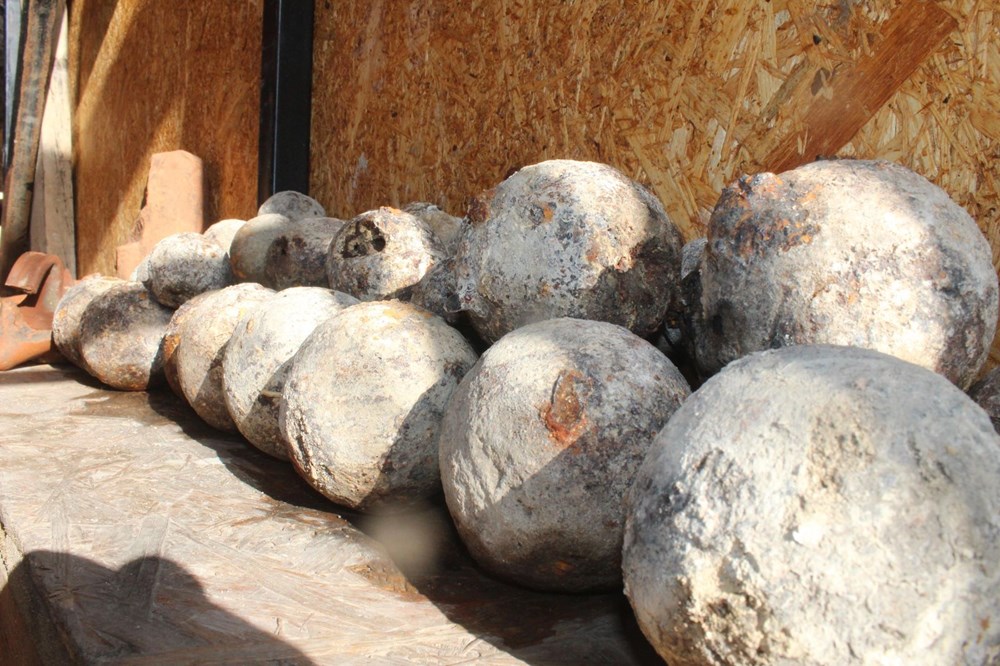 Ünye Kalesi’nin dehlizlerinde sikke, çömlek ve gülleler bulundu - 3