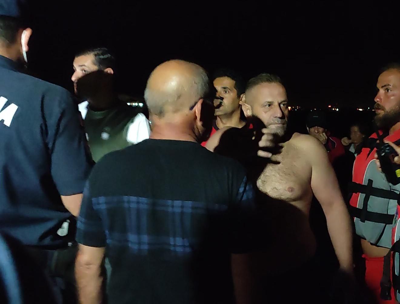Akıntıya kapıldı, yüzmekten bitkin düştüğü anda kurtarıldı - Vimarsana News