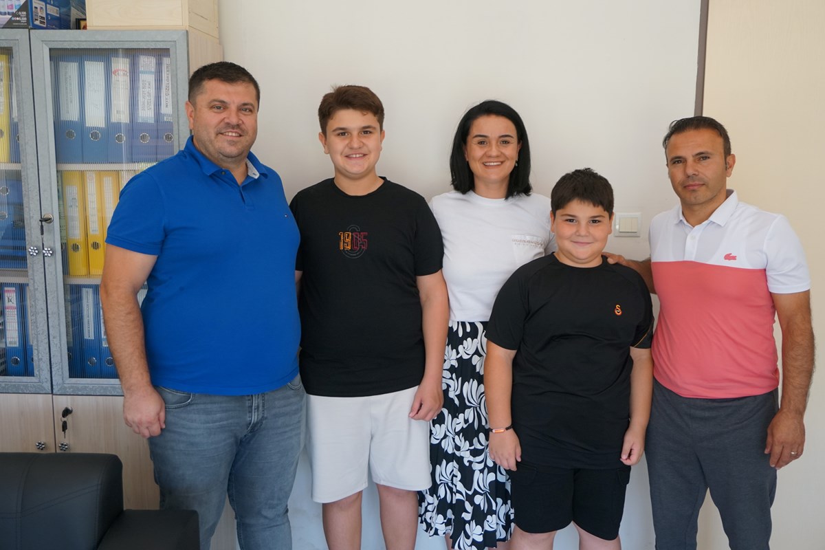 Sınava hazırlık sürecinde öğretmenlerinden ve ailesinden büyük destek gördüğünü vurgulayan Dağ, ailesine ve öğretmenlerine teşekkür etti.