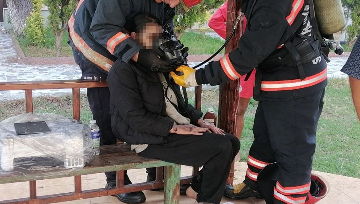 Kızını kurtarmak için alevlerin arasına daldı Kızını kurtarmak için alevlerin arasına daldı