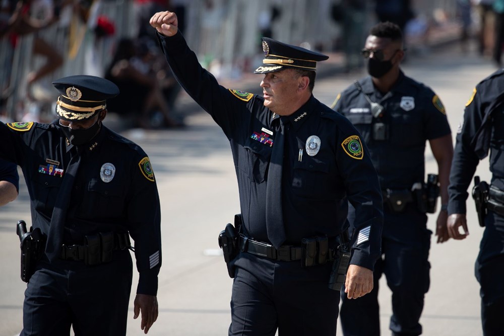 ABD'de polis şiddetiyle öldürülen George Floyd toprağa verildi - 10